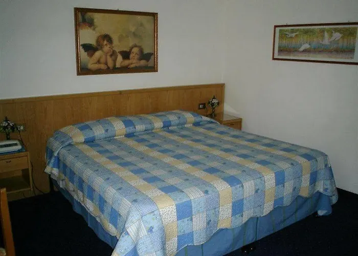 Plinio Отель 3*